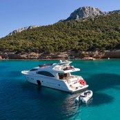 Golden Yacht photo 5