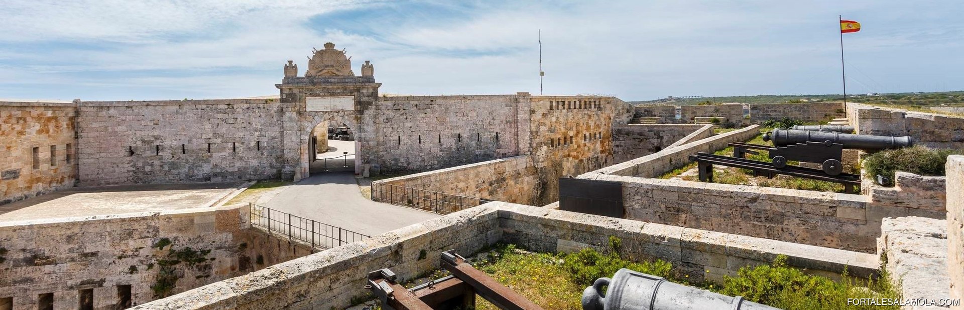 Isabel II Fortress / Mola Fortress Image 1