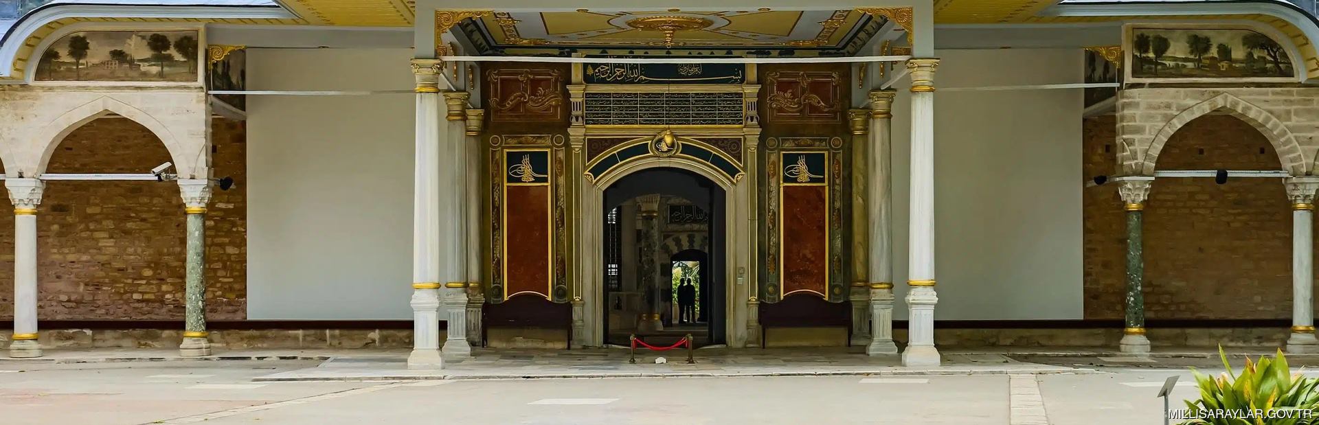 Topkapi Palace Museum Image 1