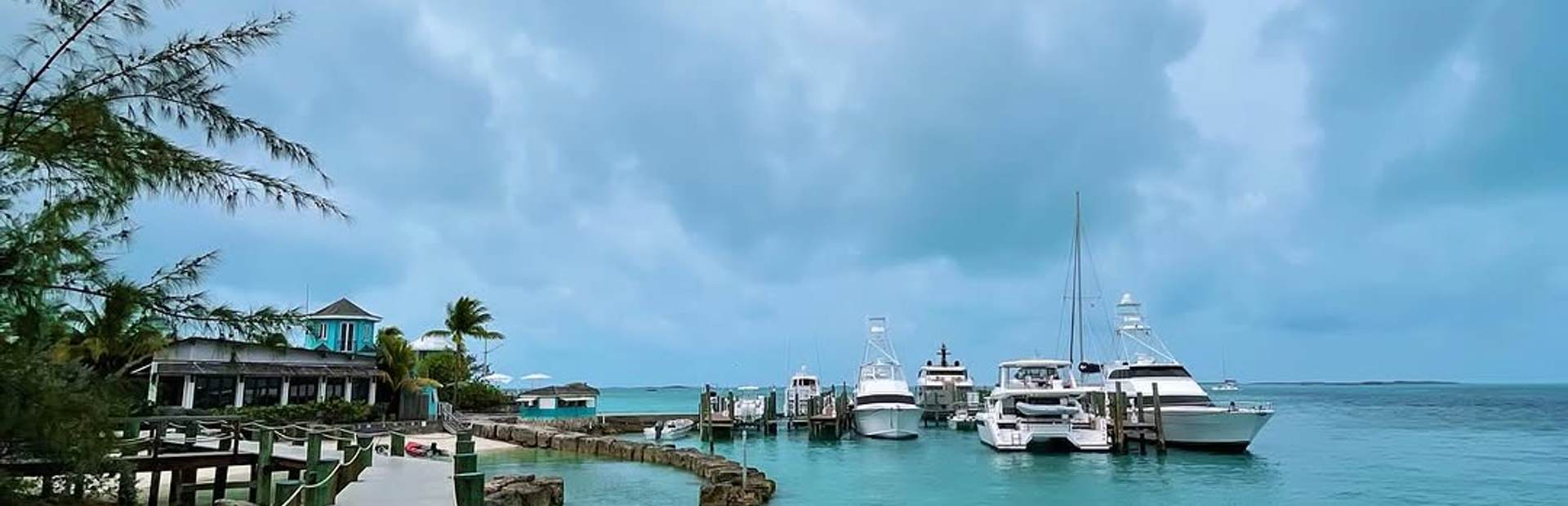 Staniel Cay Yacht Club Image 1