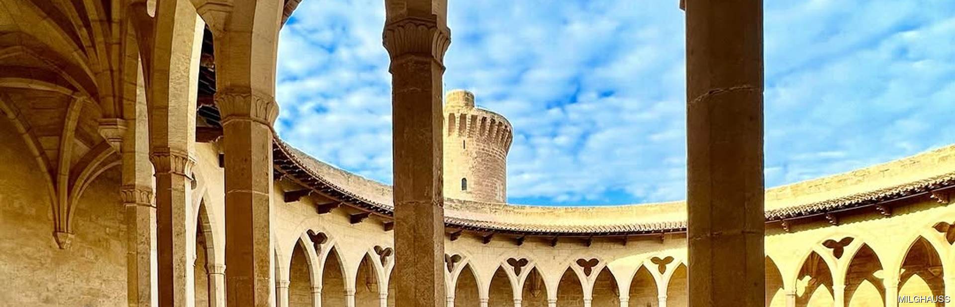 Castell de Bellver Image 1