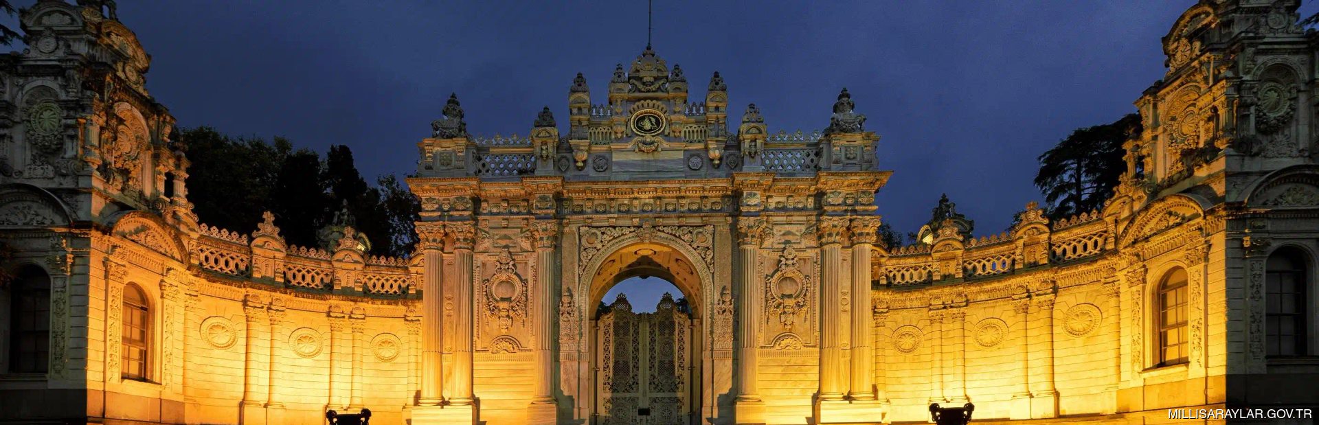 Dolmabahçe Palace Image 1