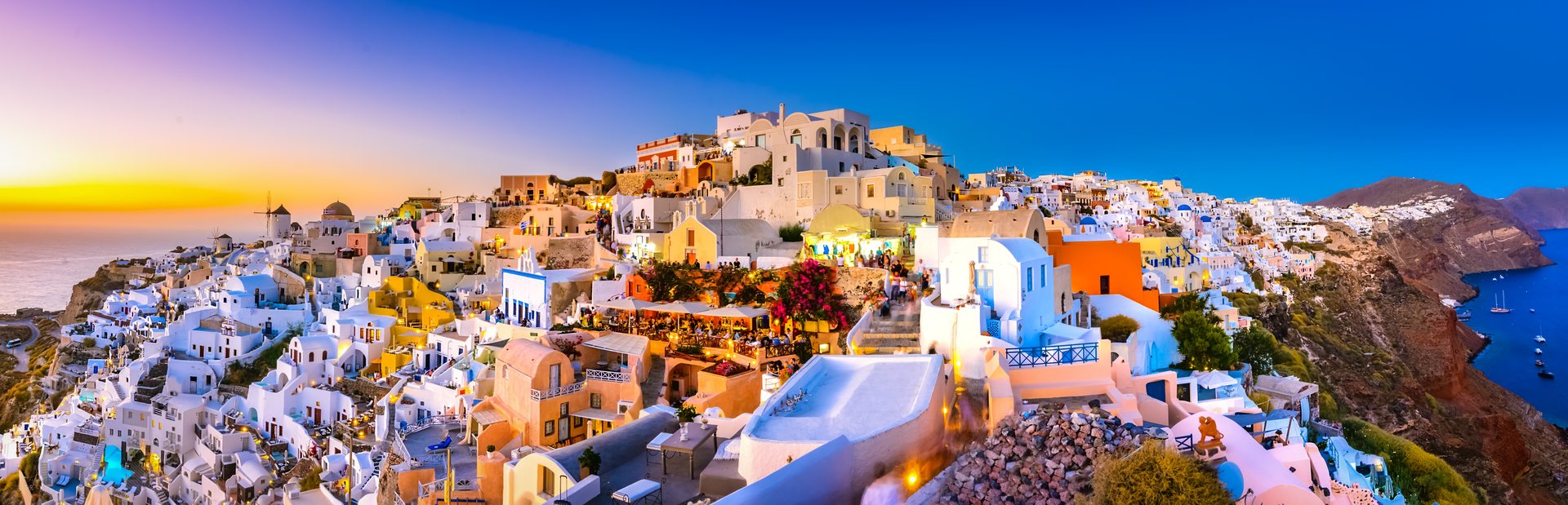 Five Reasons to Visit Santorini on a Luxury Yacht Charter