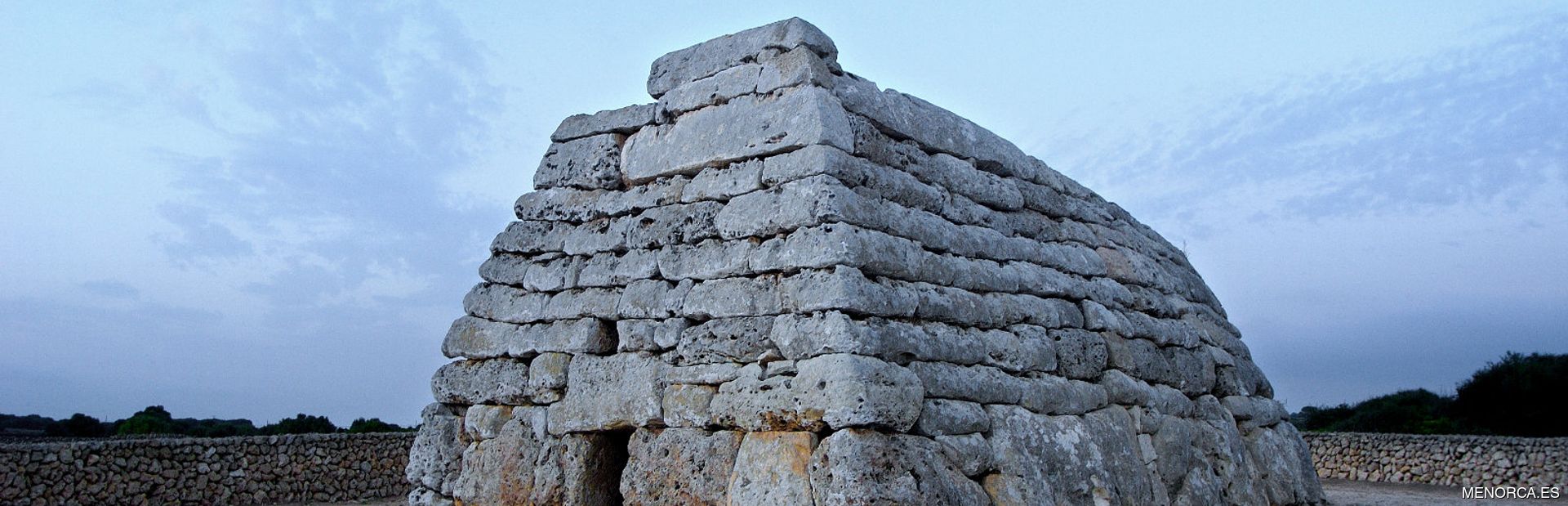 Naveta d'Es Tudons Image 1