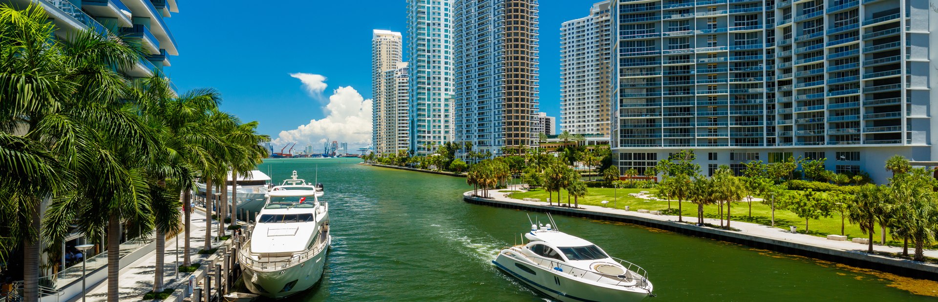 renting a yacht in miami