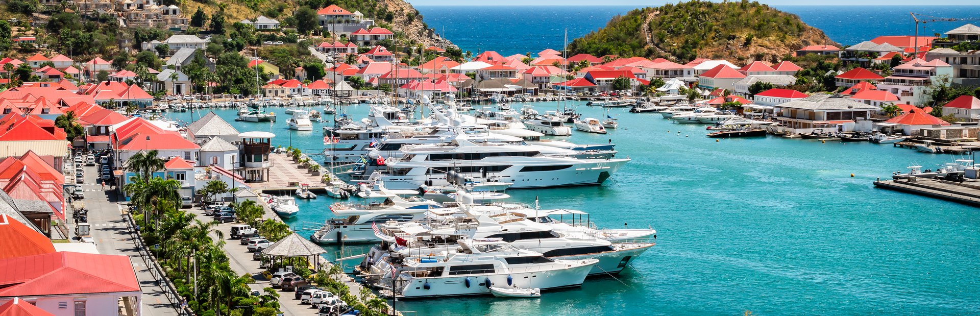 The best beach clubs for St Barts yacht charters