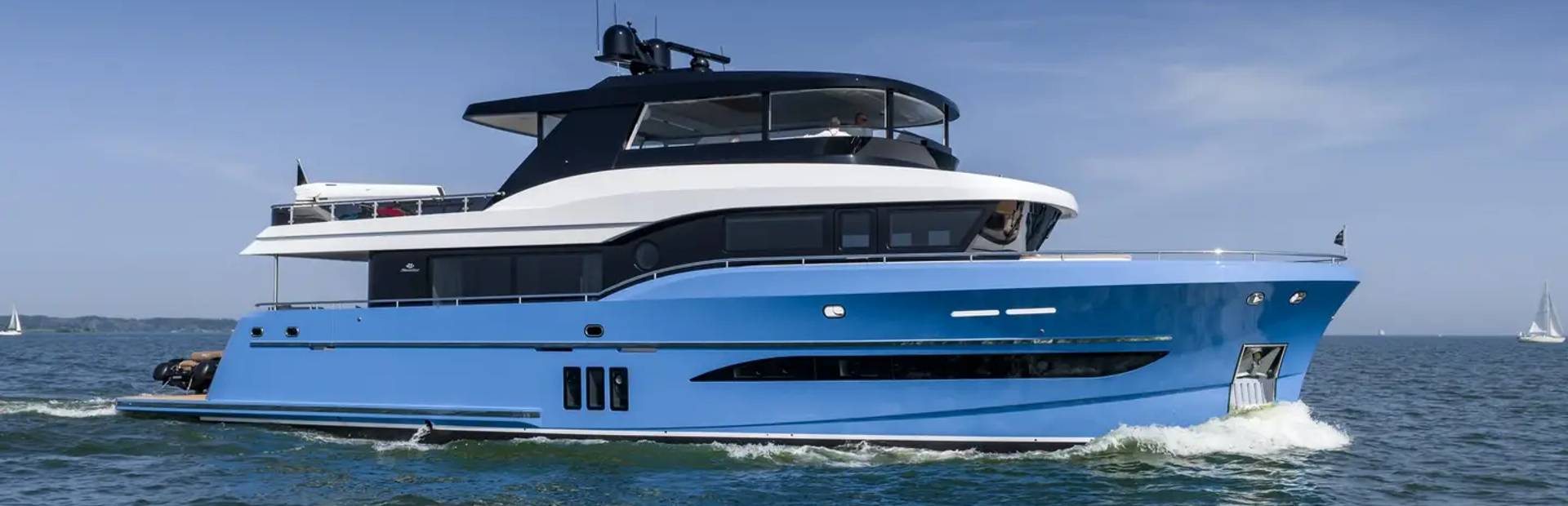 Ocean Explorer 26M Yacht