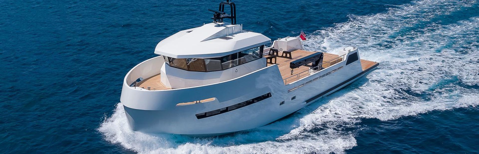 27 YXT Yacht