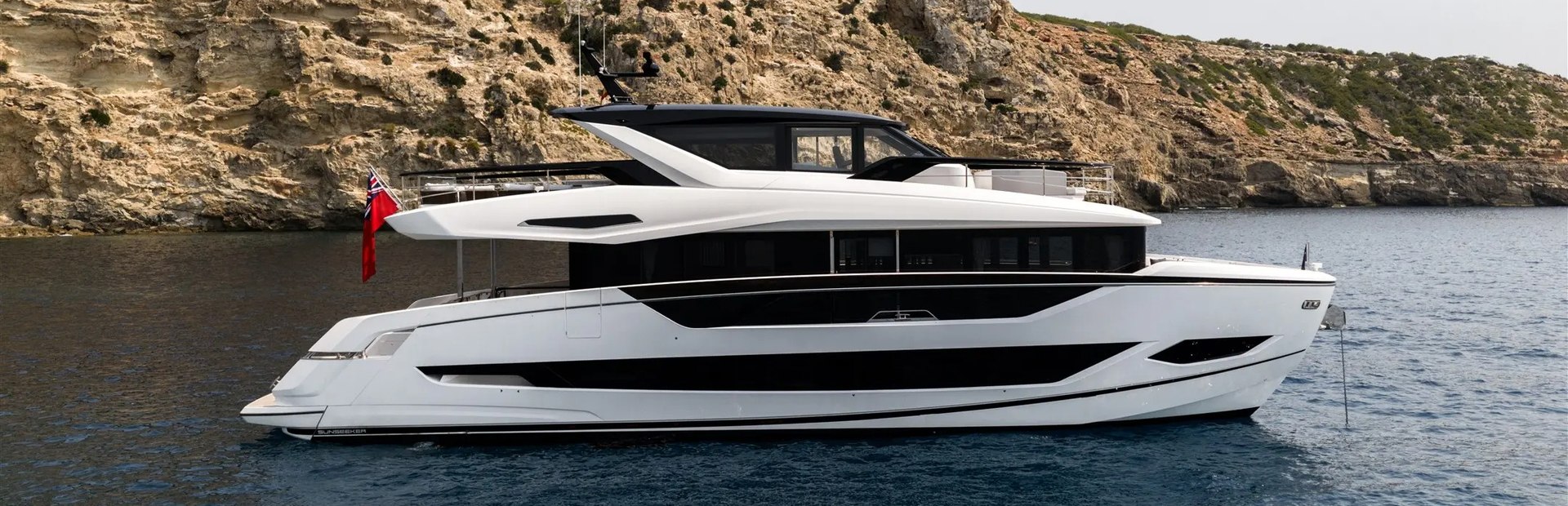 82 Ocean Enclosed Yacht