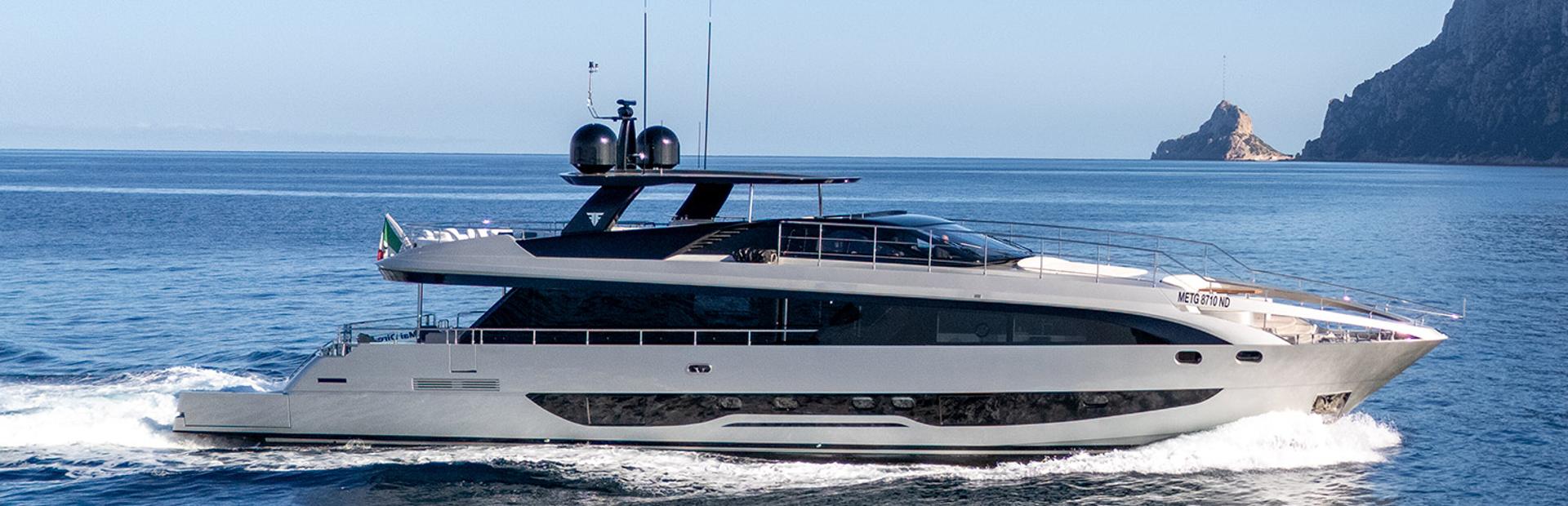 F100 Yacht