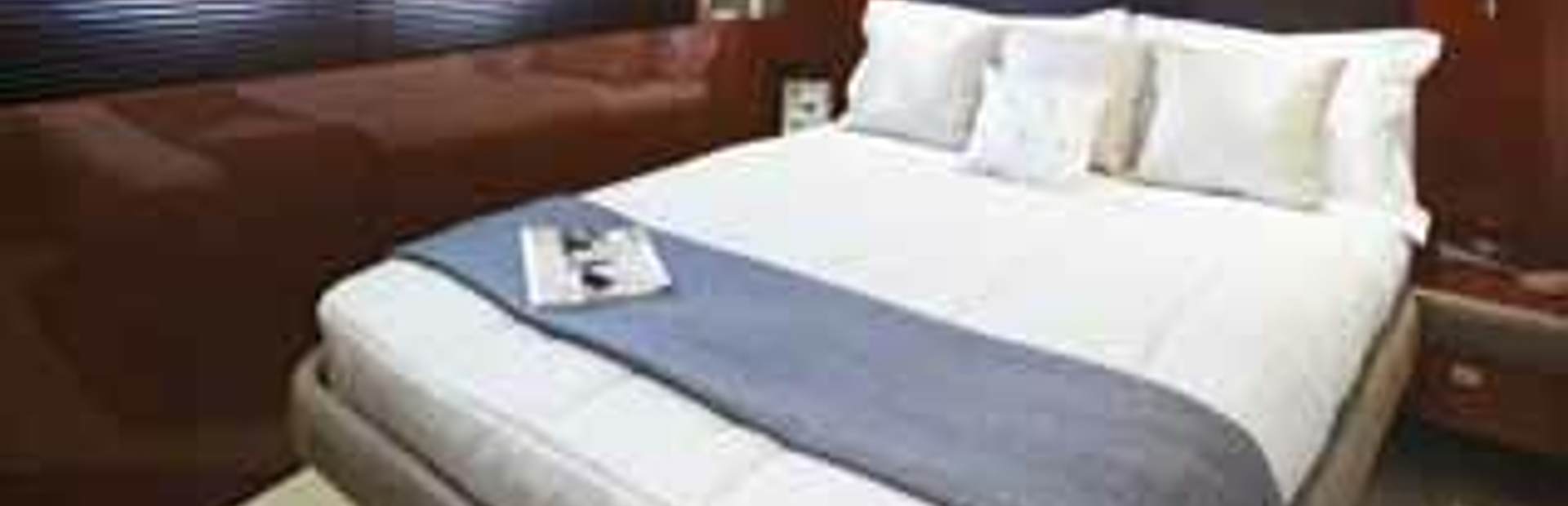 Princess V72 Yacht
