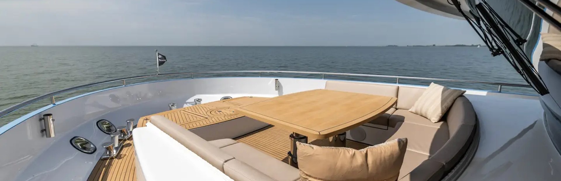 Ocean Explorer 26M Yacht