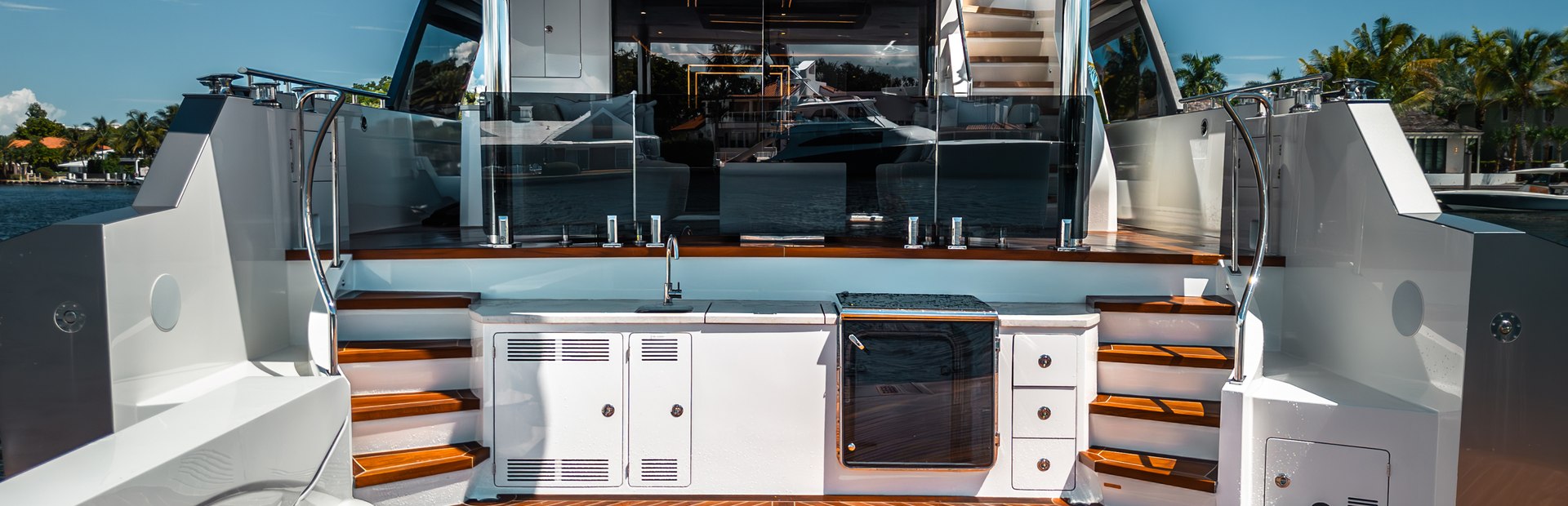 28E Yacht