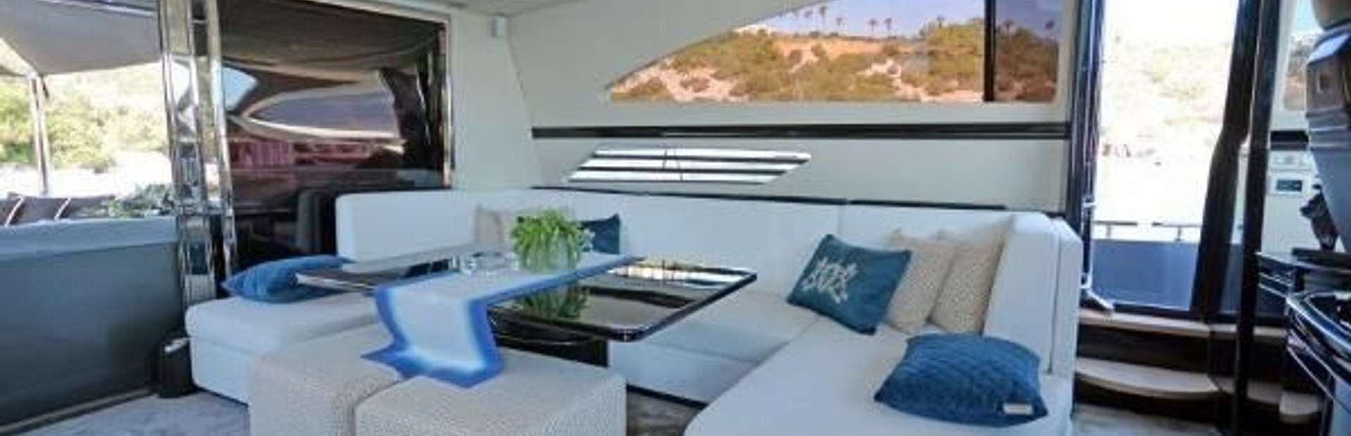 Pershing 88 Yacht