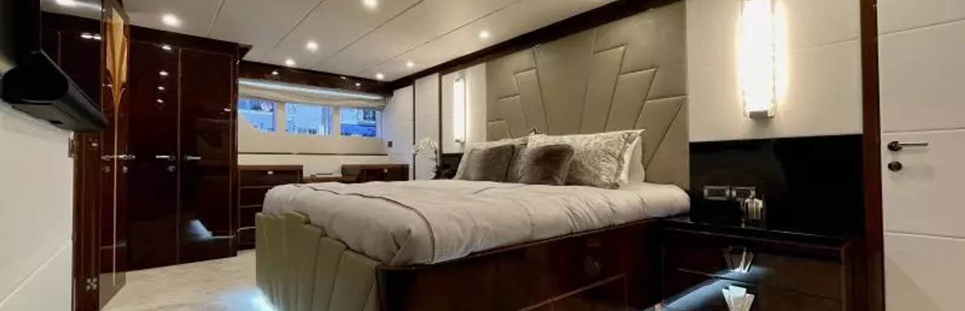Hargrave 108 Sky Lounge Yacht