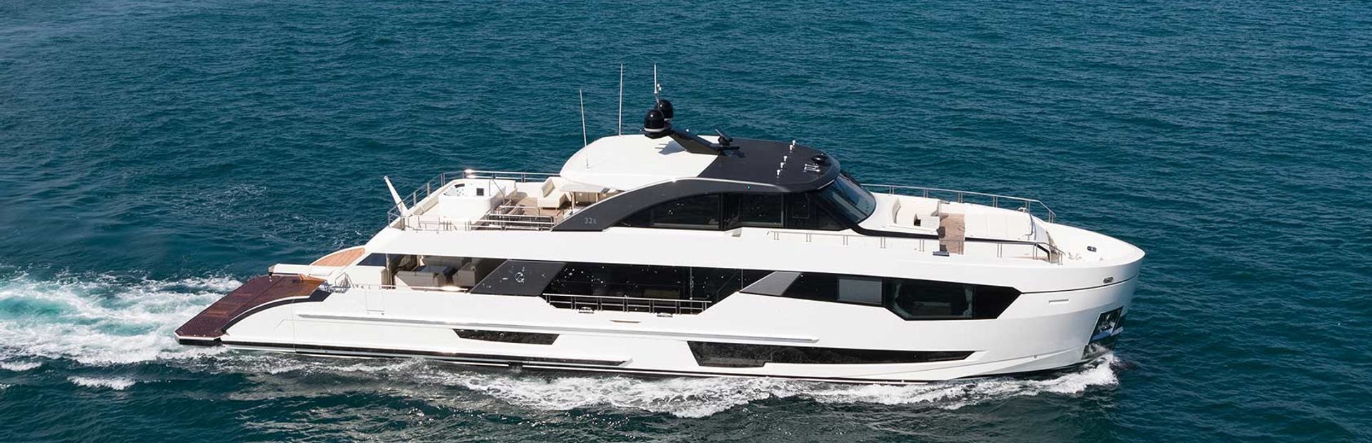 32E Yacht