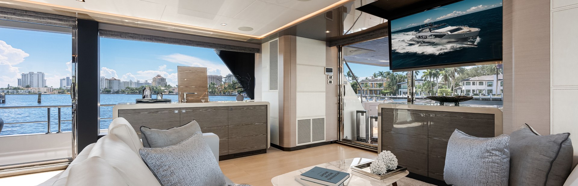 28E Yacht
