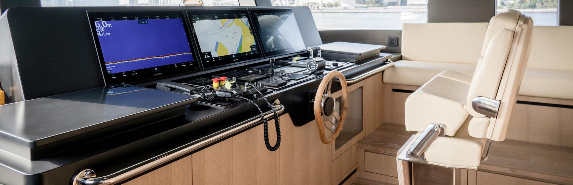 Majesty 112 Terrace  Yacht