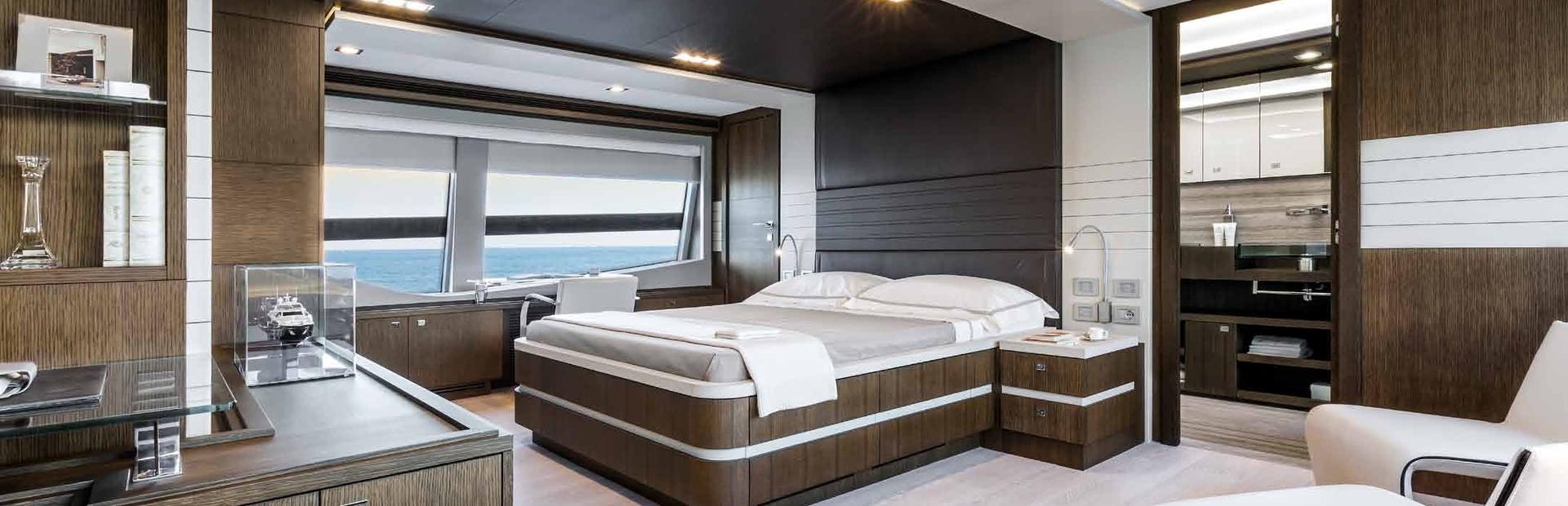 Custom Line 100' Yacht