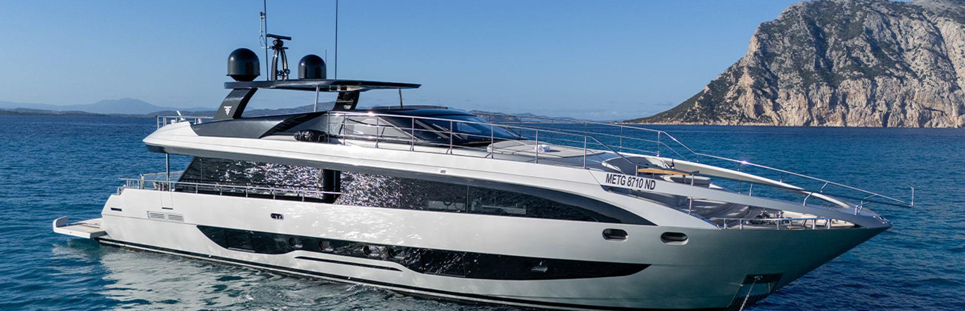 F100 Yacht
