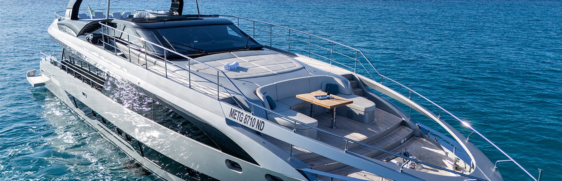 F100 Yacht