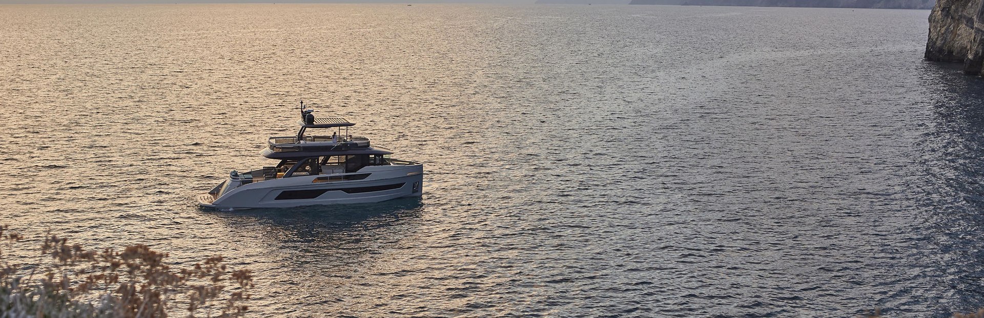 Explorer 62 Yacht