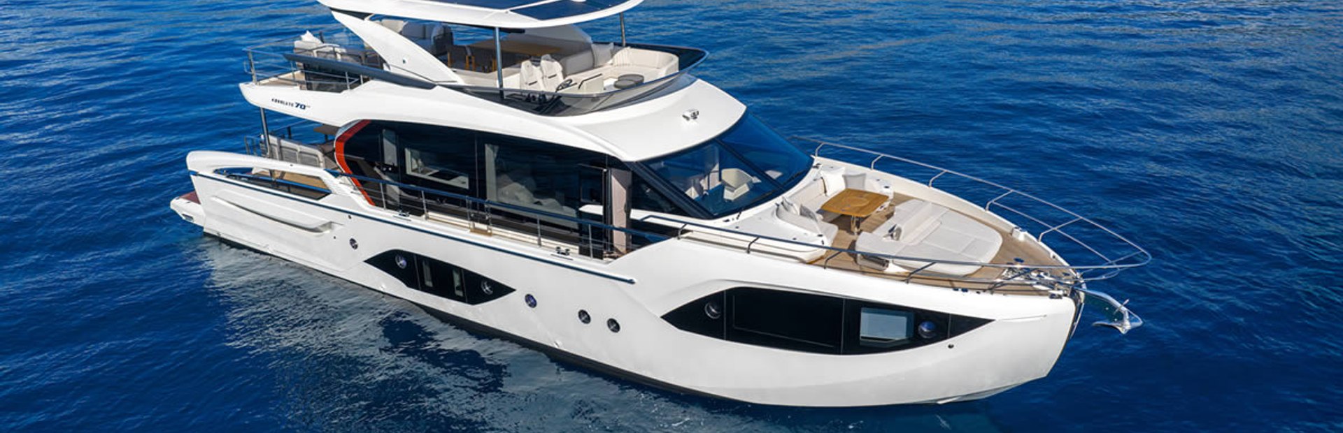 70 FLY Yacht