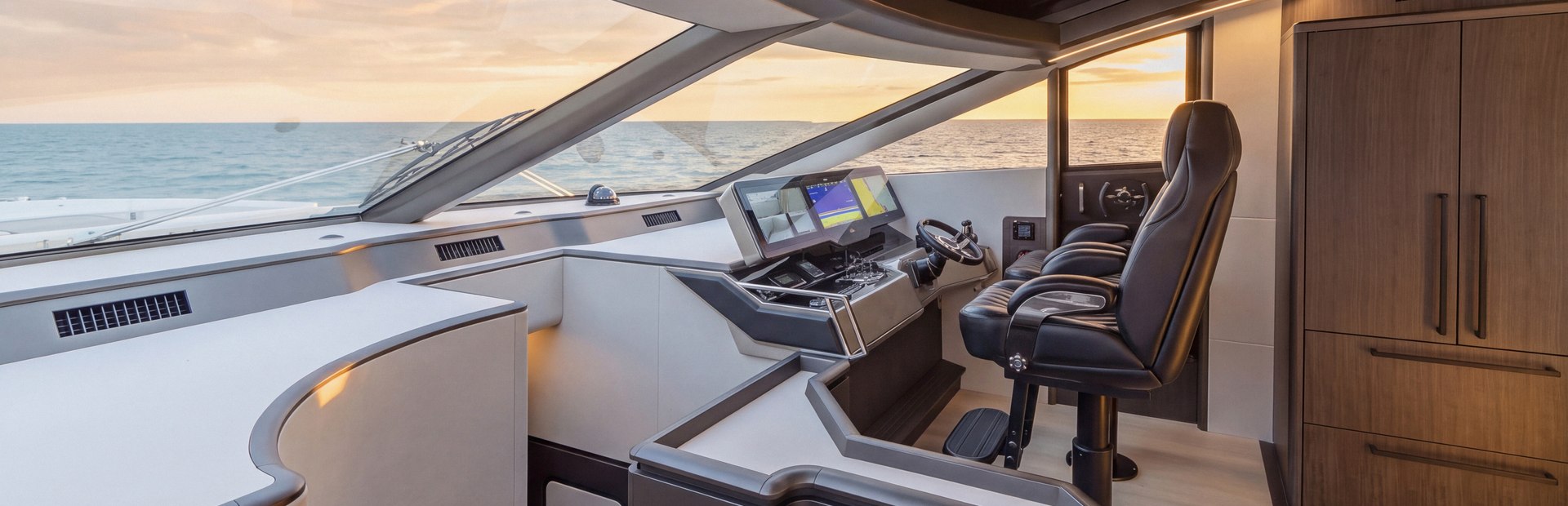 800 Fly Yacht
