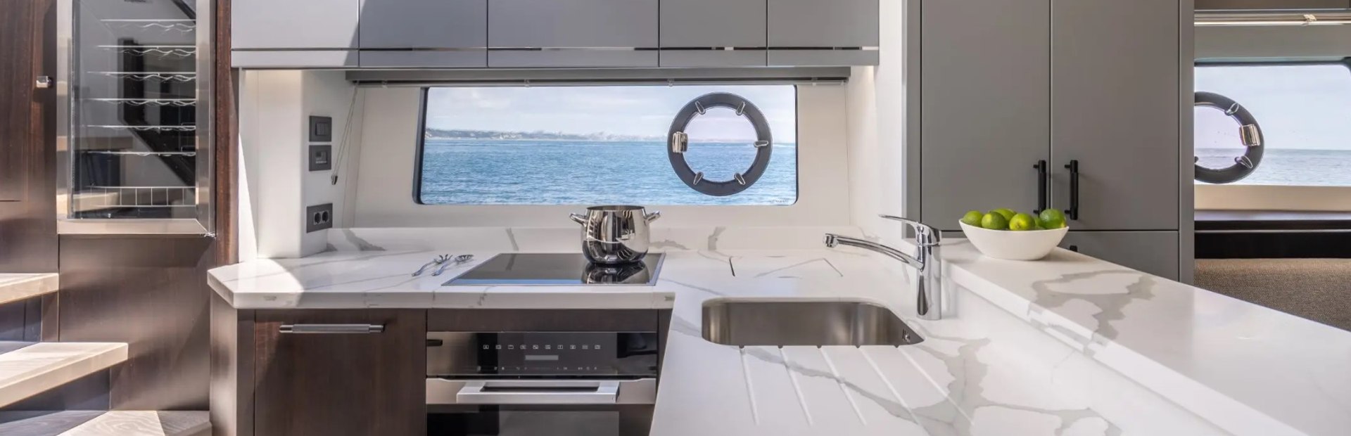 Predator 75 Yacht