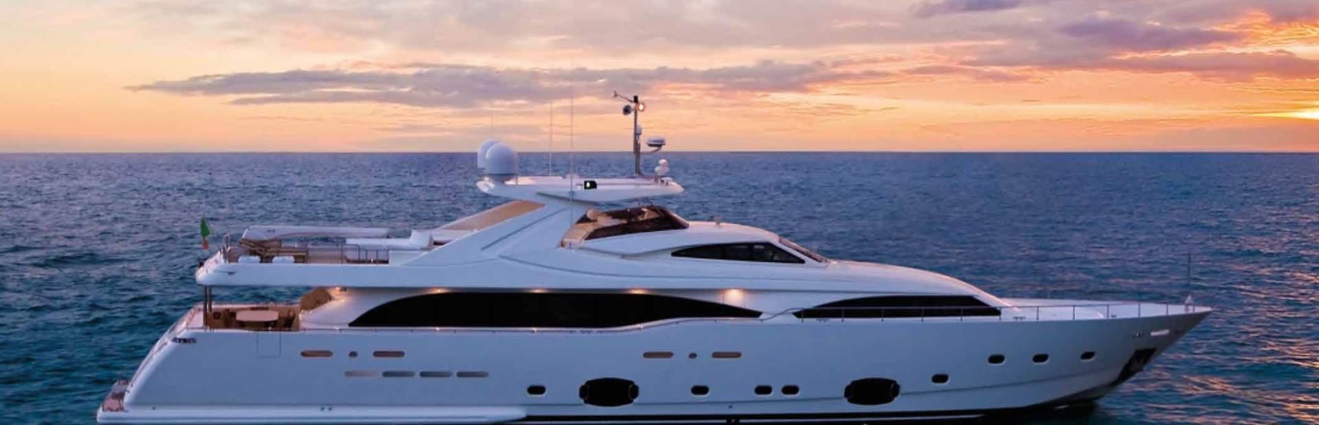 Custom Line 112 Yacht