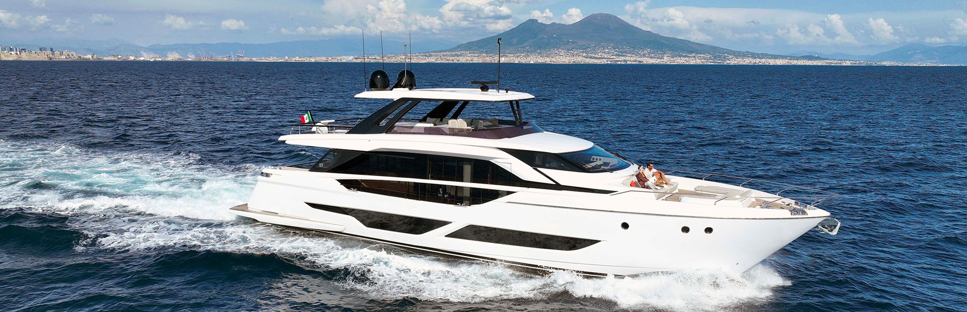 Ferretti 860 Yacht
