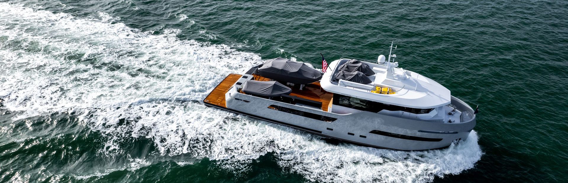 Crossover 27 Yacht