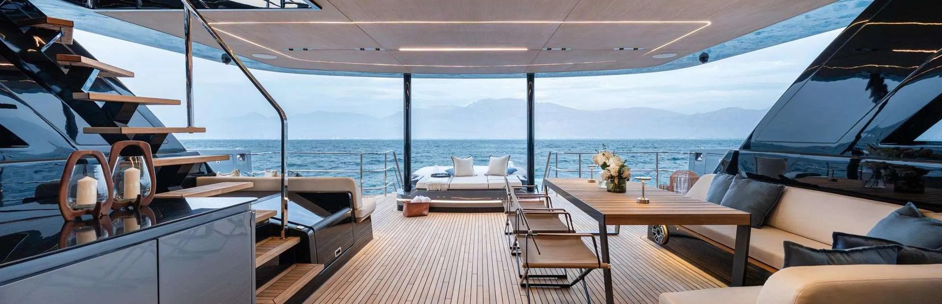 Ultima 88 Yacht