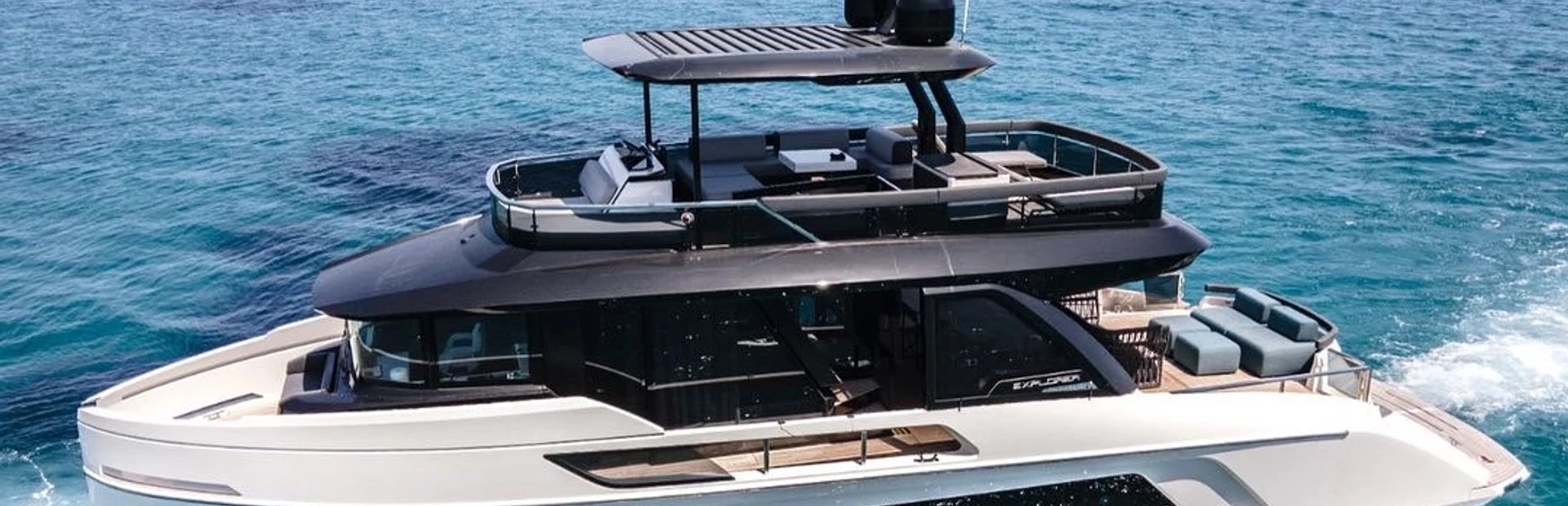 Explorer 62 Yacht