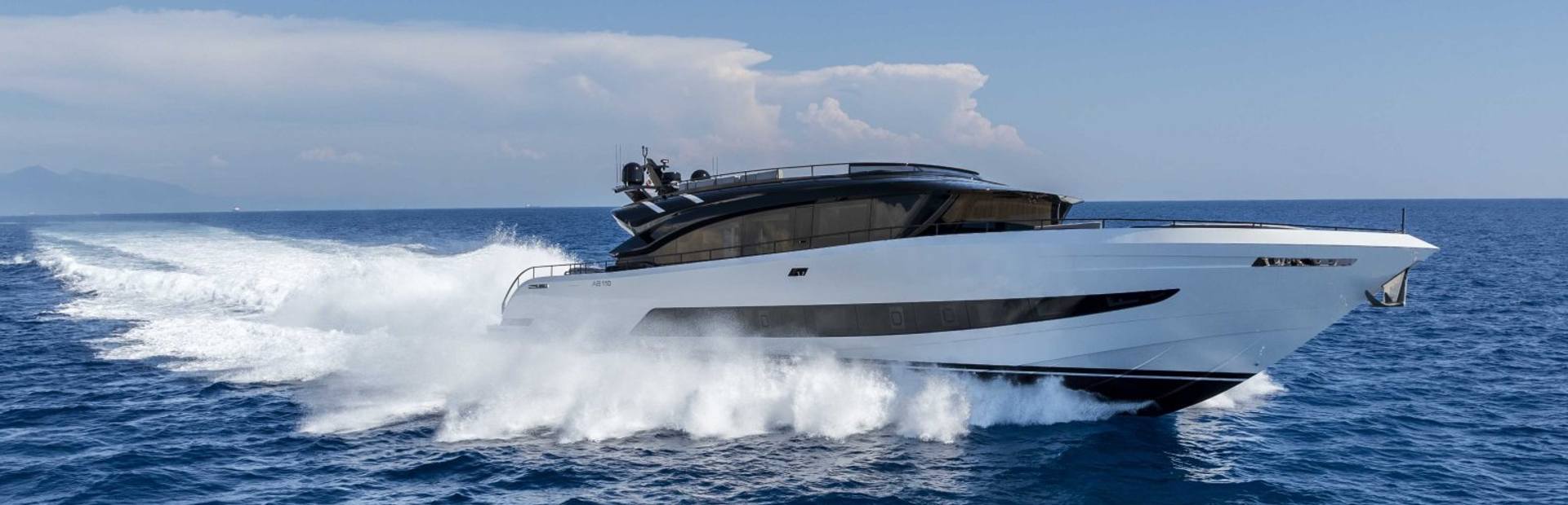 AB 110 Yacht