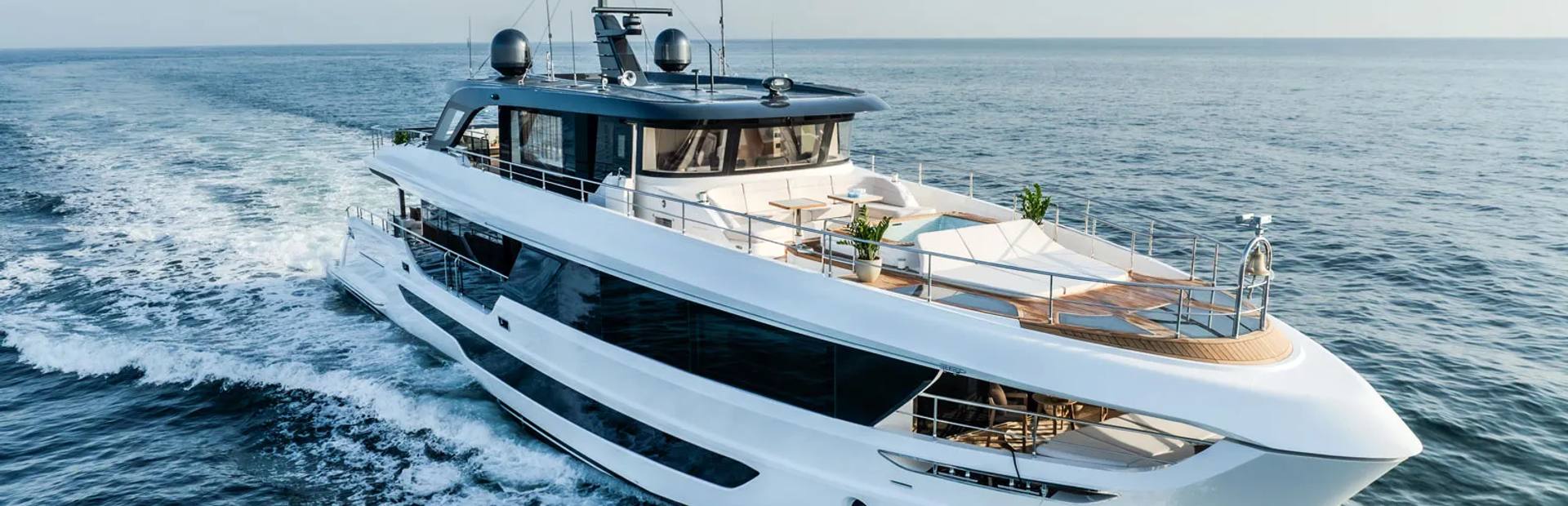 Majesty 100 Yacht