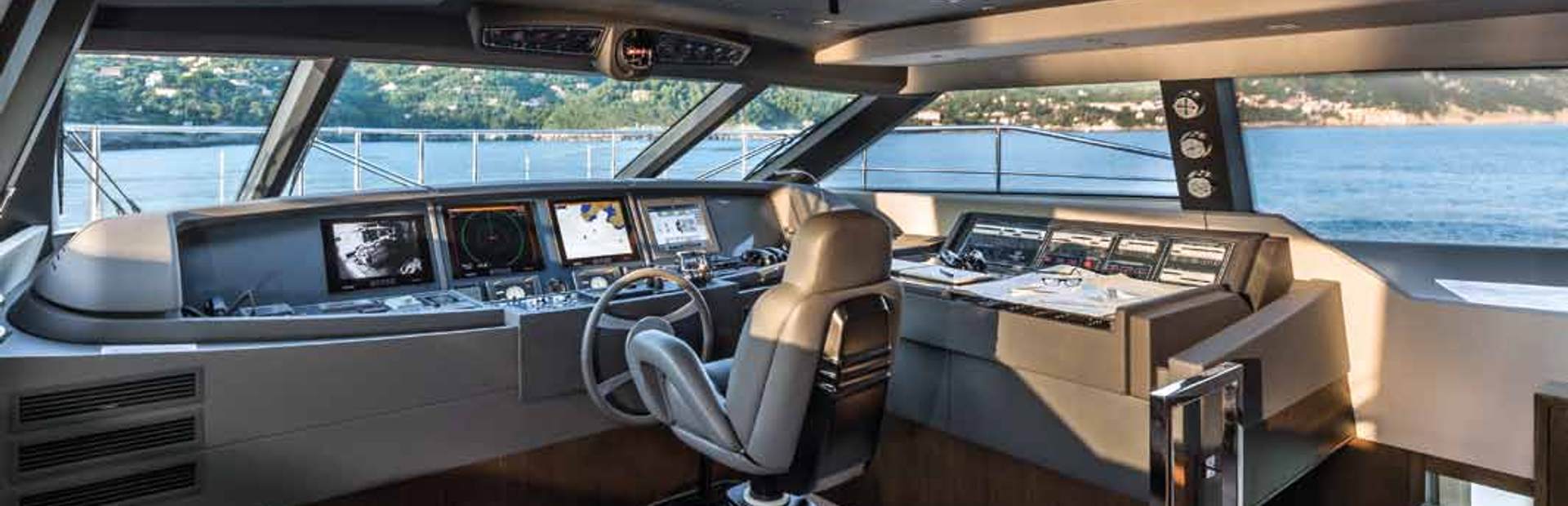 Custom Line 100' Yacht