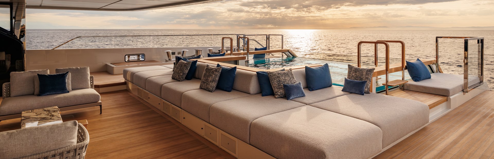74Steel Yacht