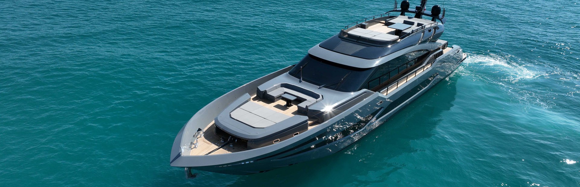 AB 100 Yacht