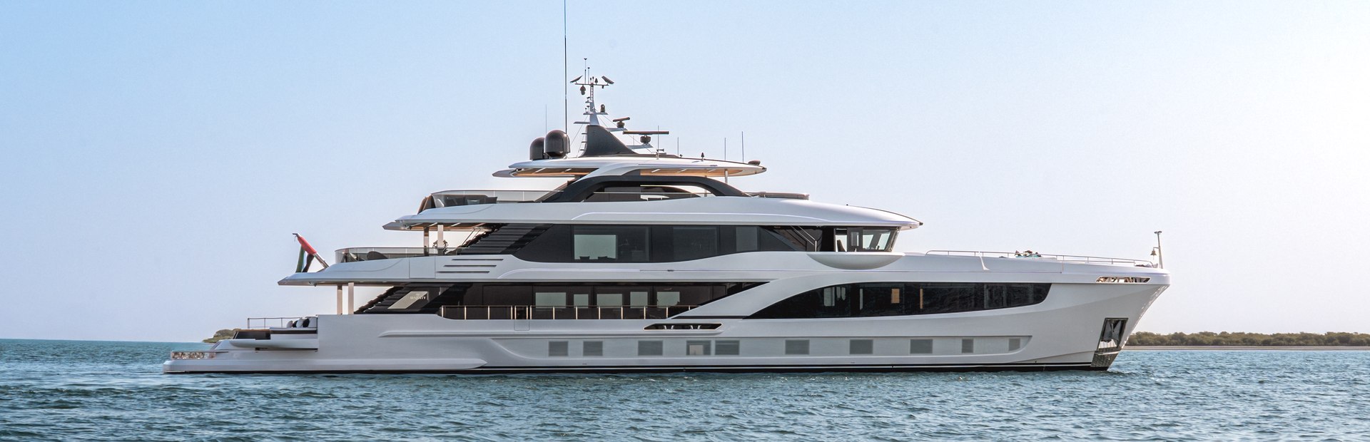 Majesty 145 Yacht
