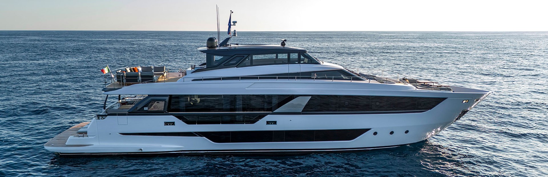 Ferretti 1000 Skydeck Yacht