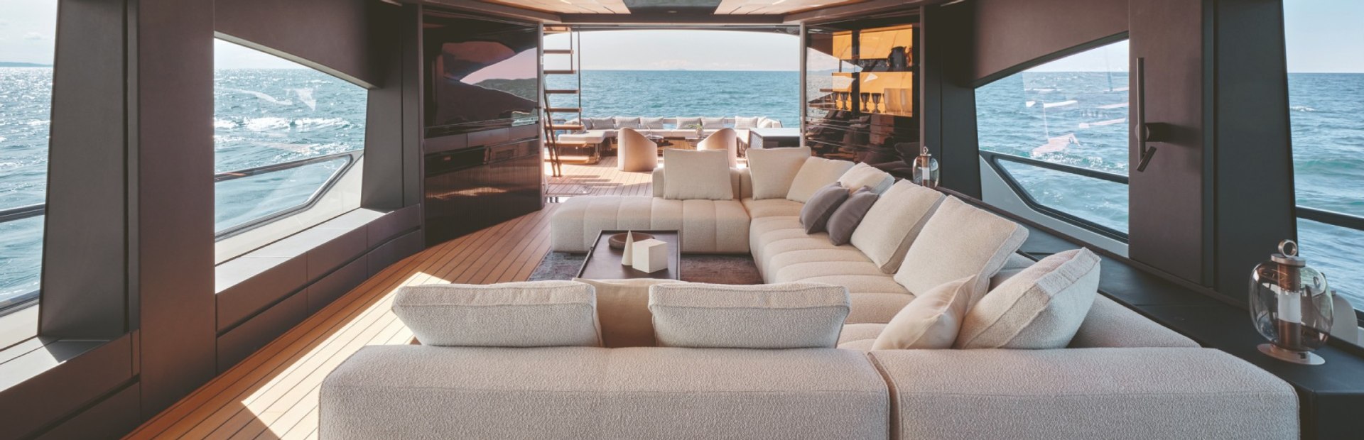 AB 100 Yacht