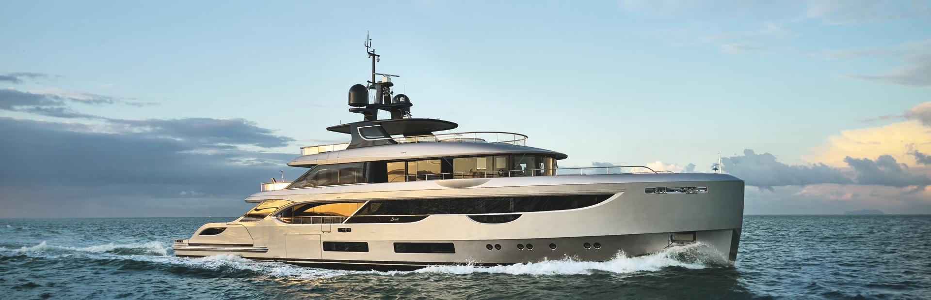 Oasis 40M Yacht