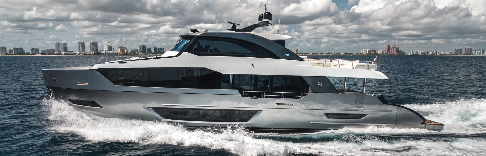 28E Yacht