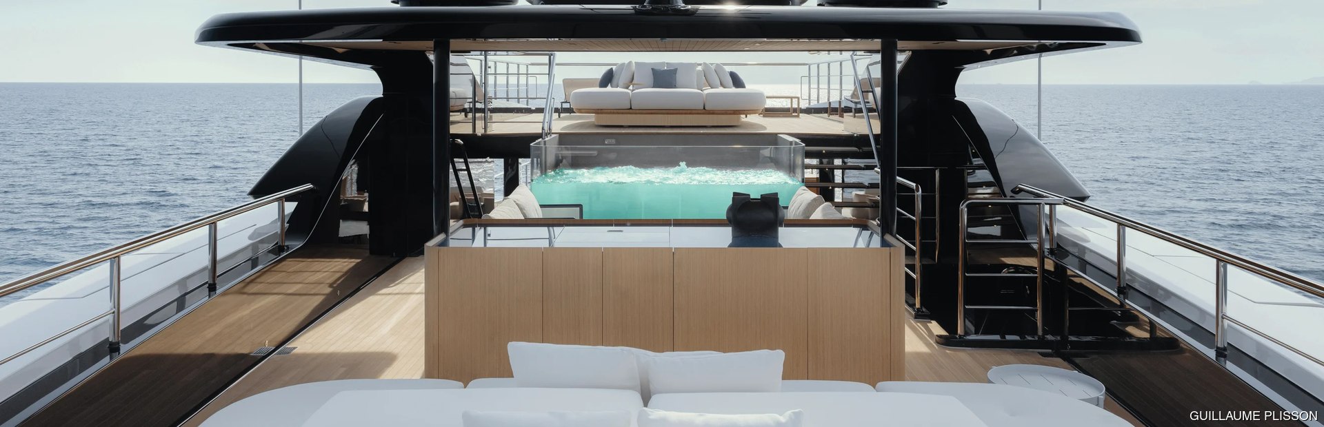 50Steel Yacht