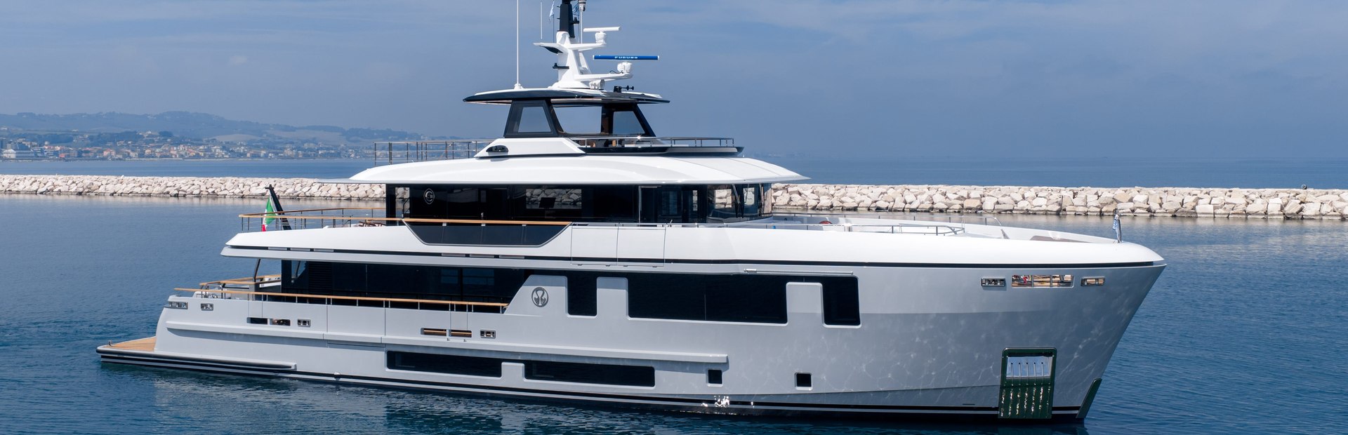 Deep Blue 115 Yacht