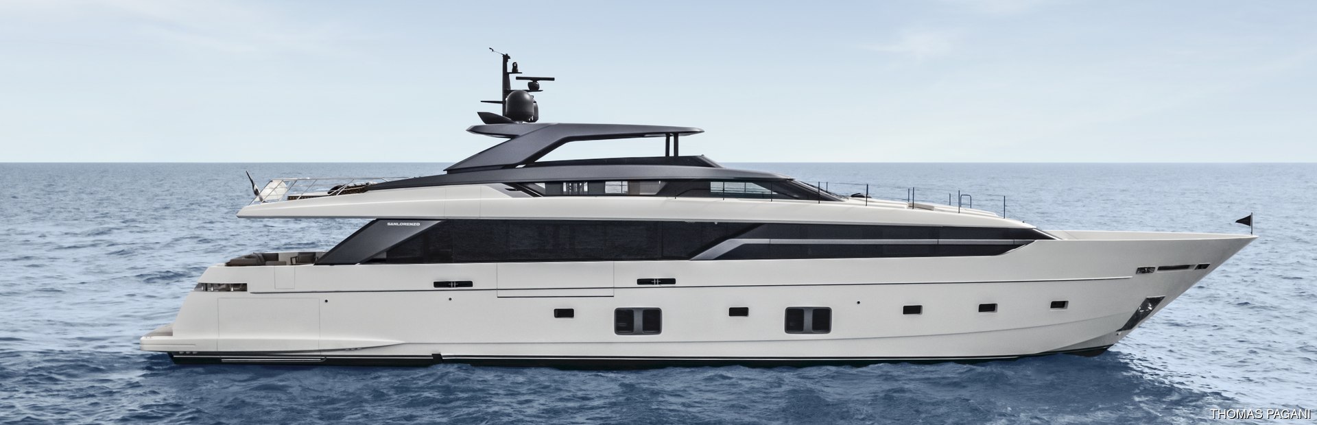 SL120 Asymetric Yacht