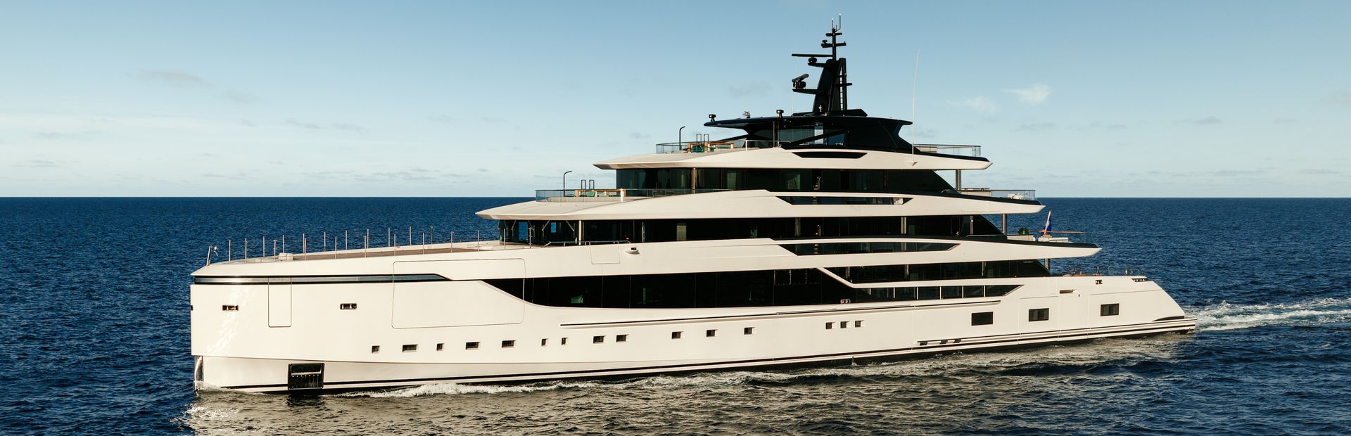 74Steel Yacht