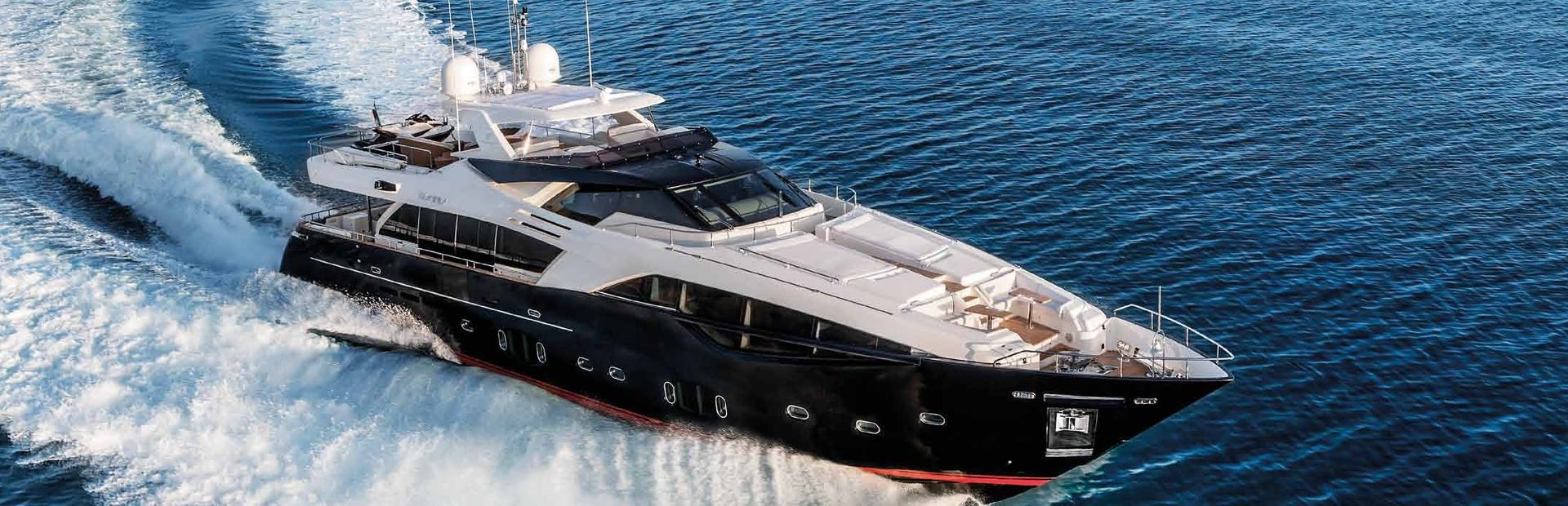 Custom Line 100' Yacht