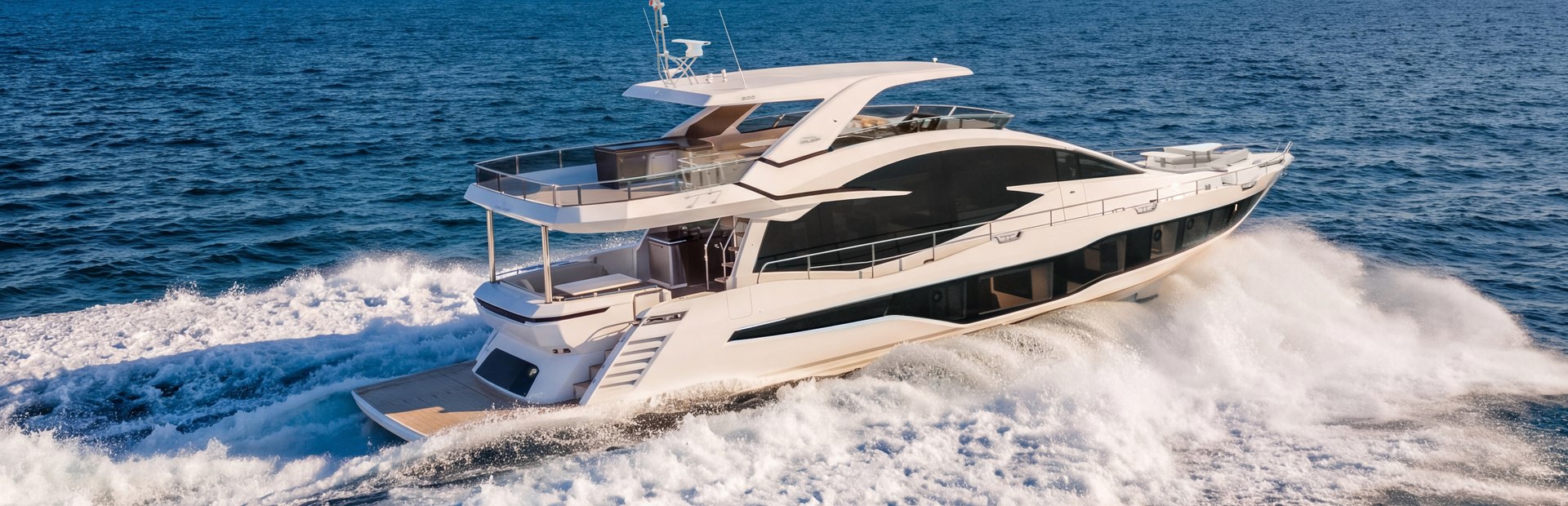 800 Fly Yacht